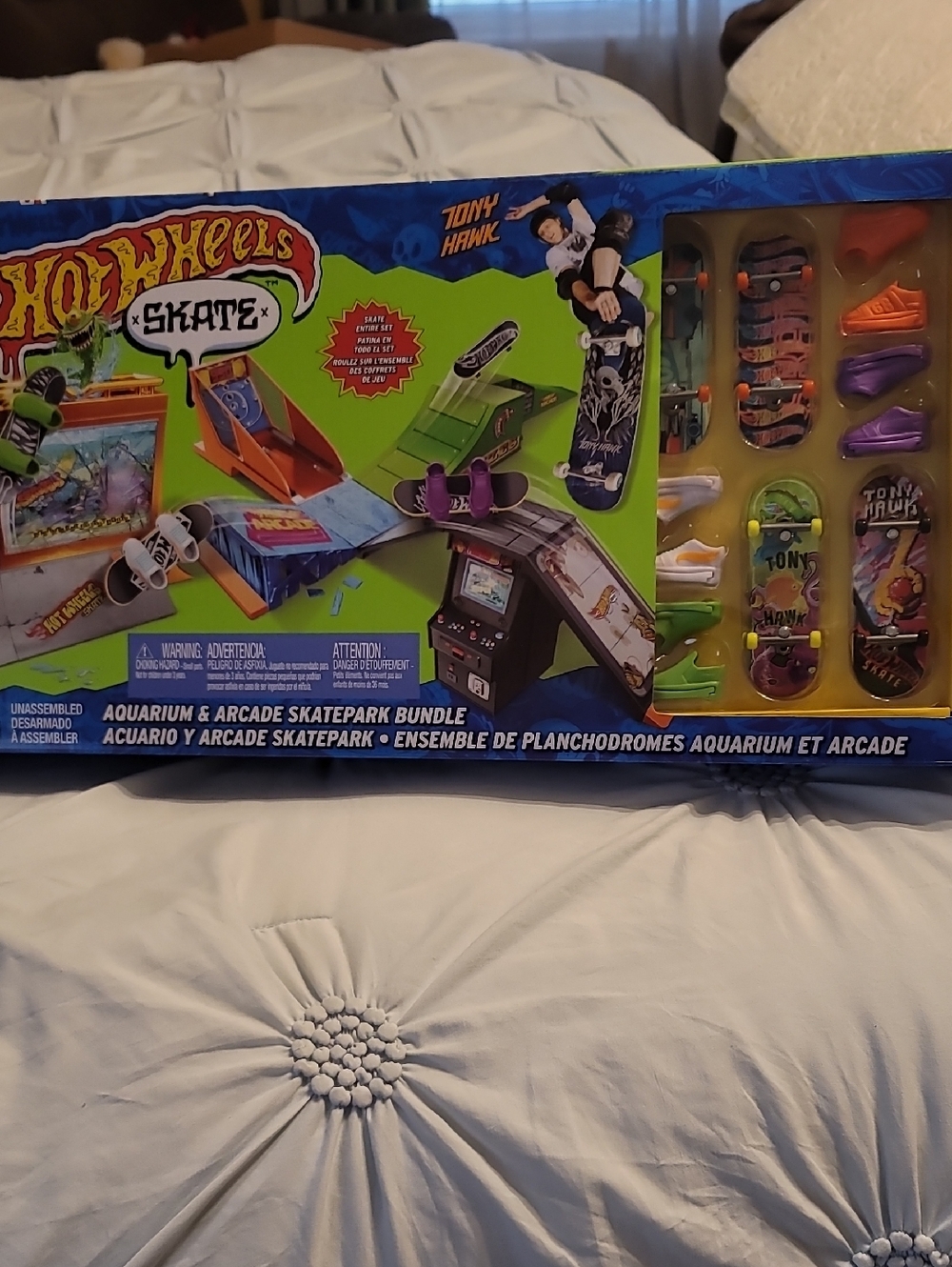 Hot Wheels Skate Aquarium & Arcade Skatepark Bundle - Multicolor